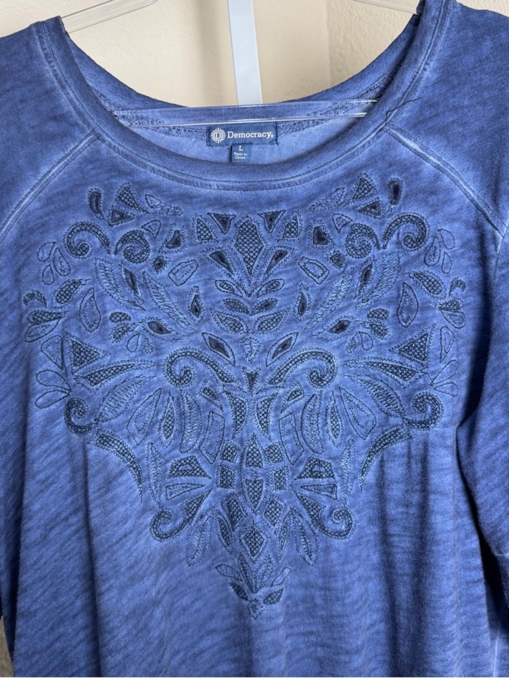 Democracy Sz L Blue Embroidered Scoop Neck Top Modest Westernwear - Picture 4 of 9